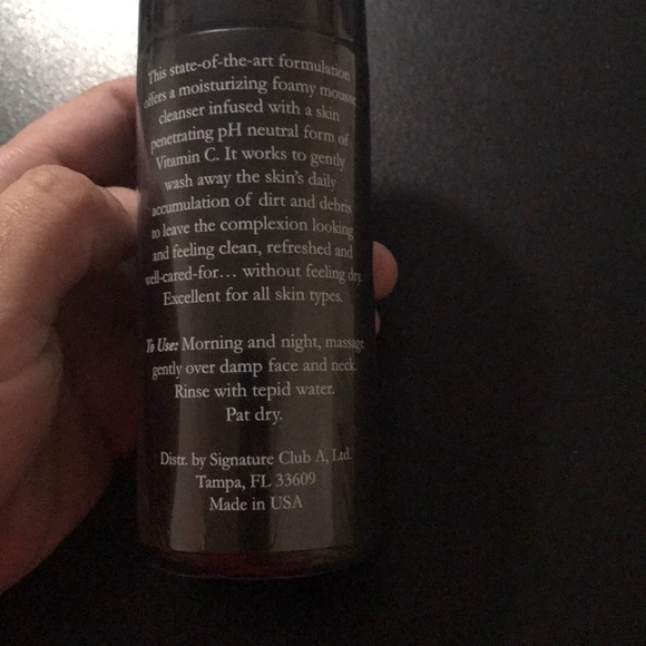 Mousse Cleanser - Picture 2 of 2